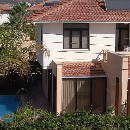 Long Beach Garden Villa