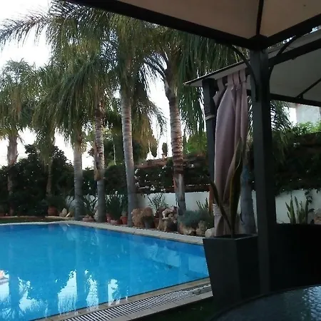 Long Beach Garden Villa