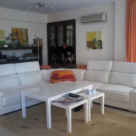 Long Beach Garden * لارنكا